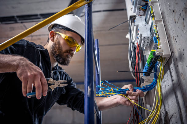 Best Electrician Near Me  in Oak Ridge, FL