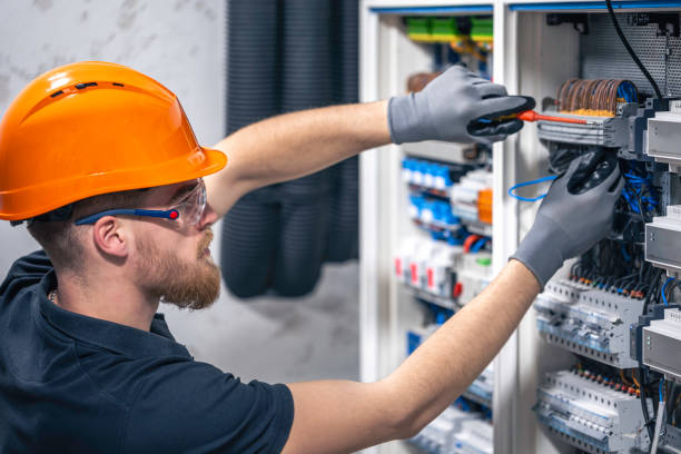 Best Affordable Electrician  in Oak Ridge, FL